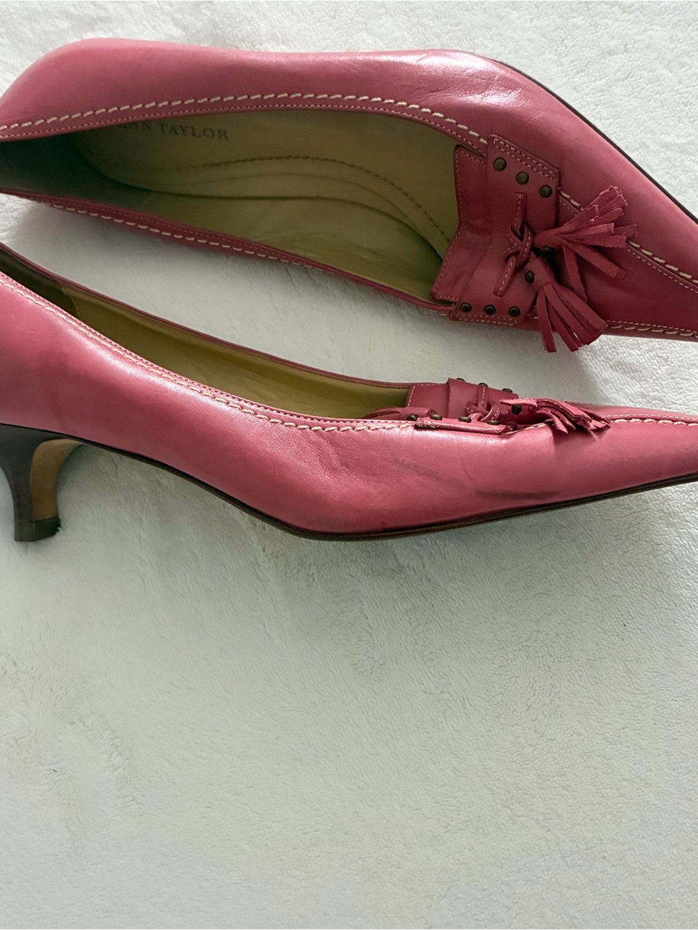 Ann Taylor Vintage Pink Kitten Heels - Picture 2 of 6